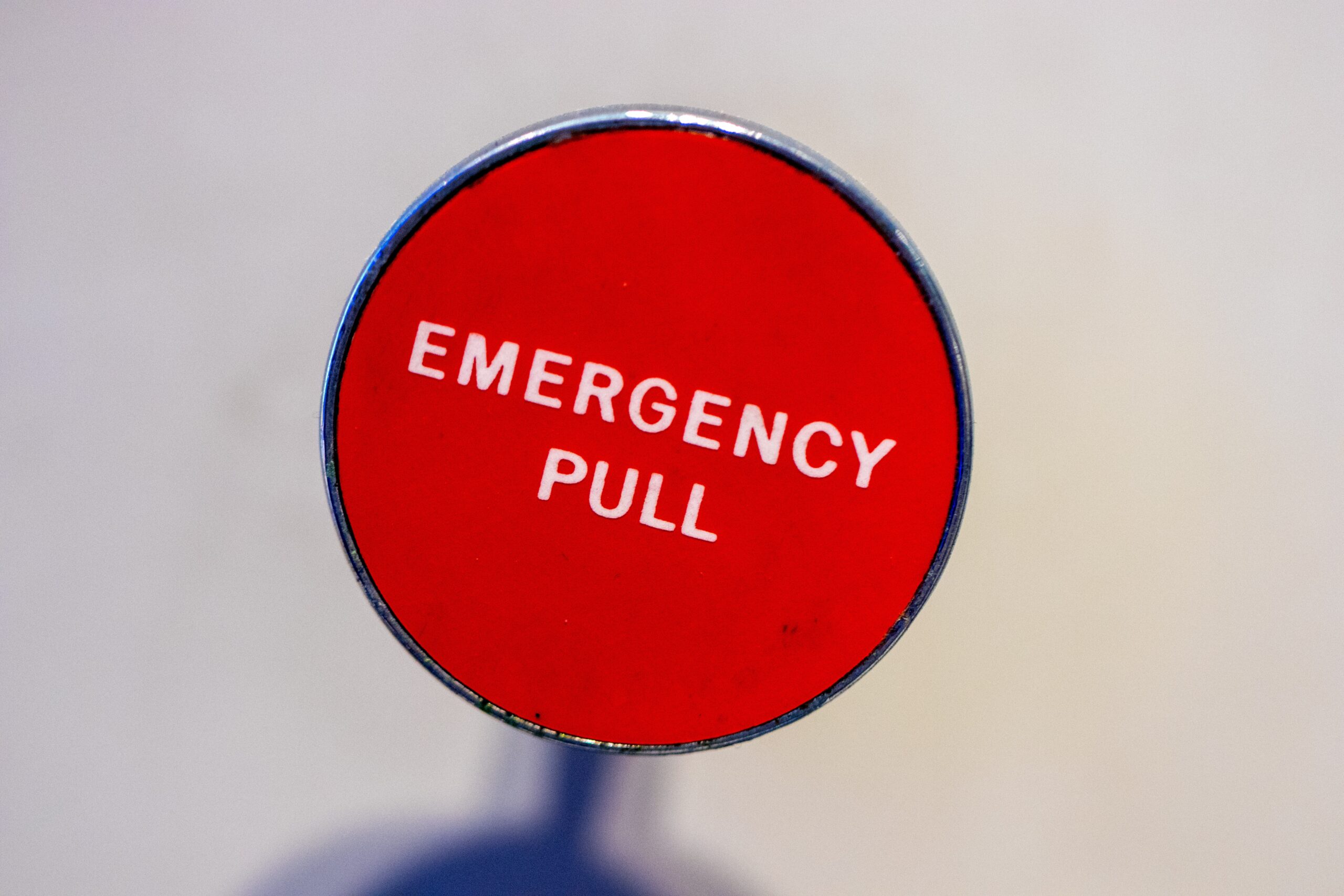 Emergency pull button