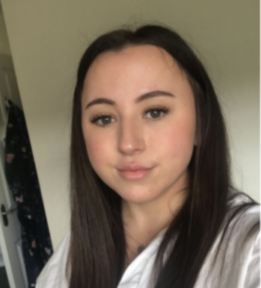 Portrait selfie of Rachel